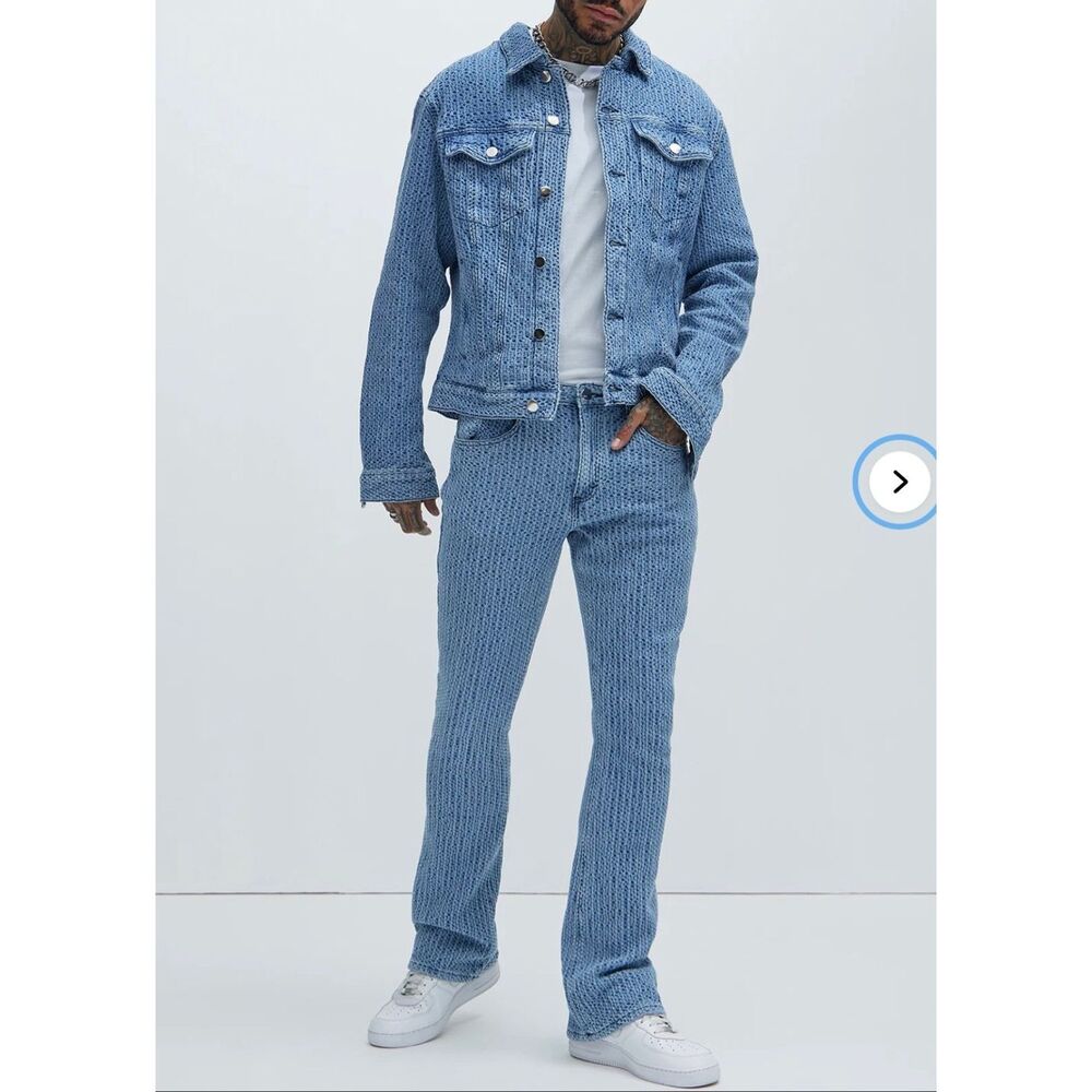 Fashion Nova Light Blue Warsaw Stacked Slim Mid-Rise Flare Jeans Size 32
